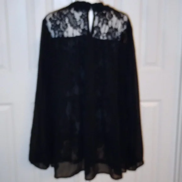 Lace, torrid blouse, 3x - Picture 4 of 8